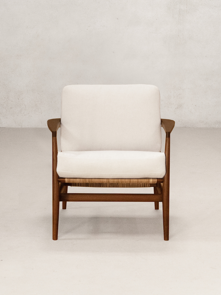 Tangāli Comfort Chair (Both Arms)