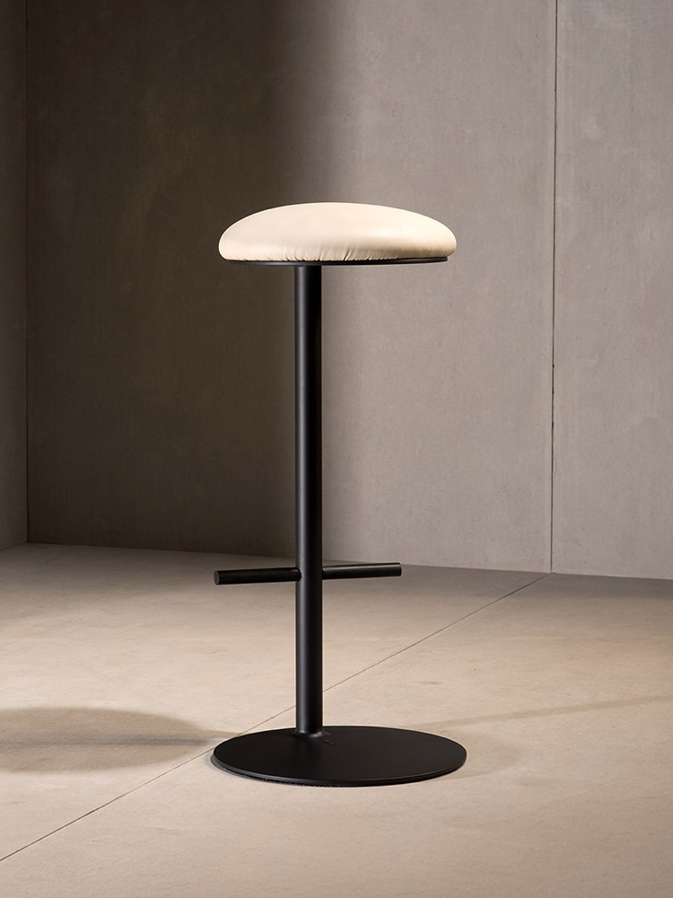 Ciranda Bar Stool