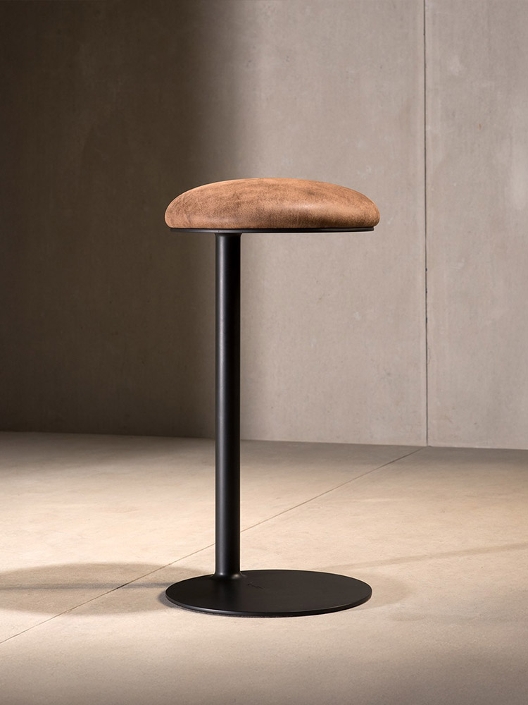 Ciranda Counter Stool