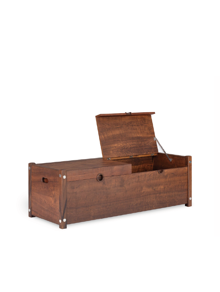 Sabará Chest
